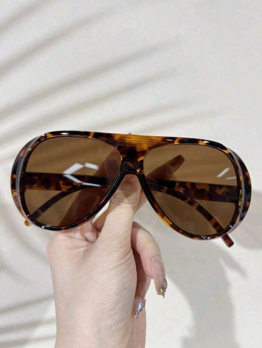 نظارة مربعة كبيرة الحجم بتصميم - مراجعة Street Fashion Brand وسعره